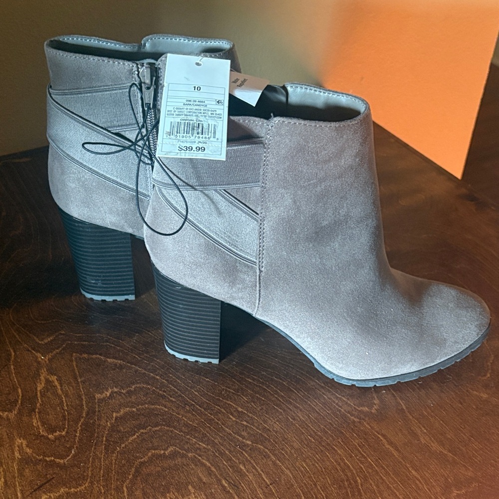 a new day Women's Suede Gray Ankle Booties